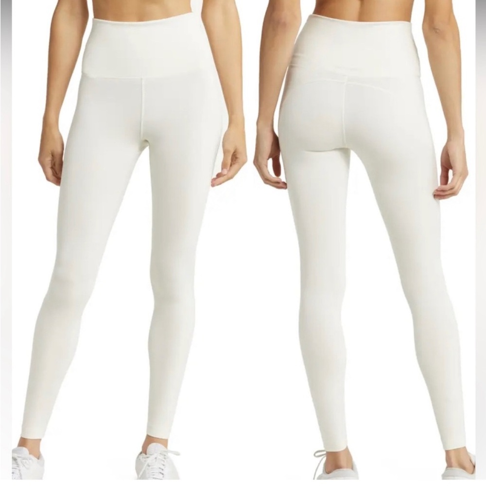 New Outdoor Voices Freeform 7/8 leggings in color Milk Stone